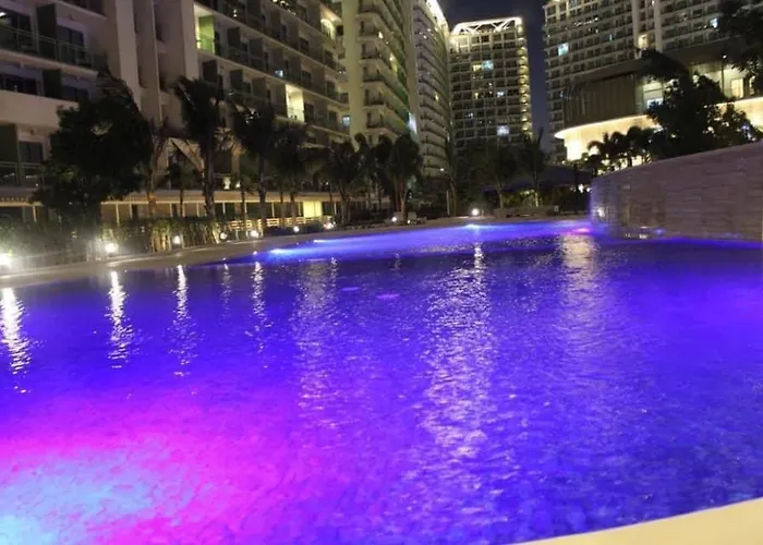 Azure Urban A16 Wavepool Near Airport