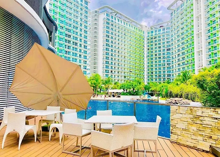 Azure Urban A16 Wavepool Near Airport